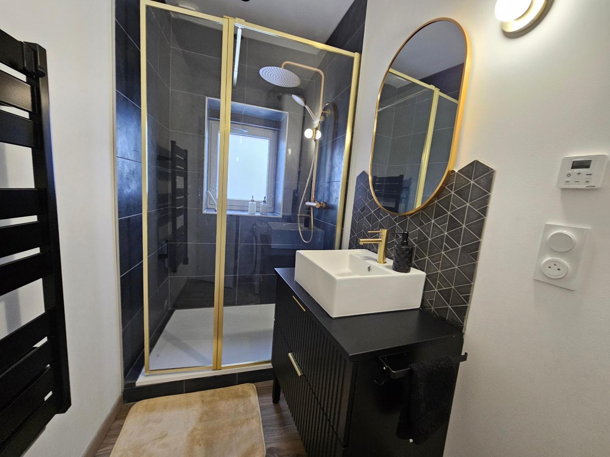 Suite Chic, Contemporaine Au Pied De La Cathedrale Vienne  Extérieur photo
